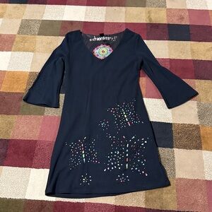 Unique little black dress… with a splash of colors!! Size large